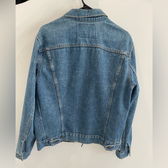 Levi’s Jean Jacket - Picture 4 of 5